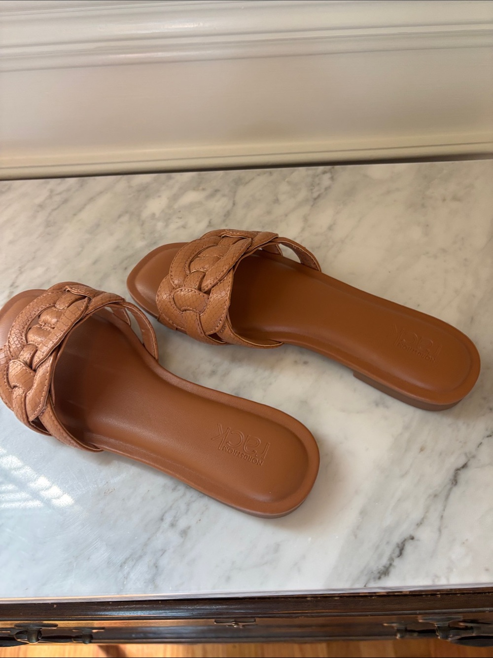Women’s Tan Braided Slide Sandals - size 5 - Picture 5 of 5